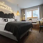 Places By Valamar فندق 4*