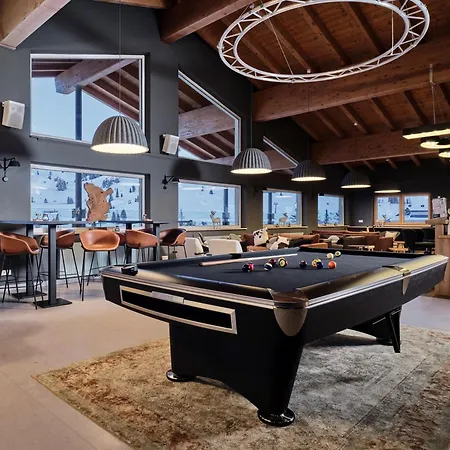 מלון Places By Valamar אוברטאורן