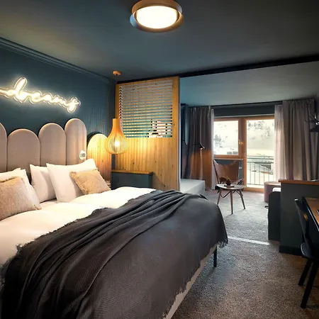 ホテル Places By Valamar 4*