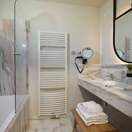 מלון Places By Valamar 4*